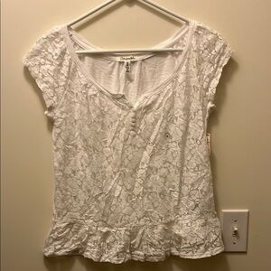 NWT Aeropostale White lace Cap Sleeve Blouse size medium.